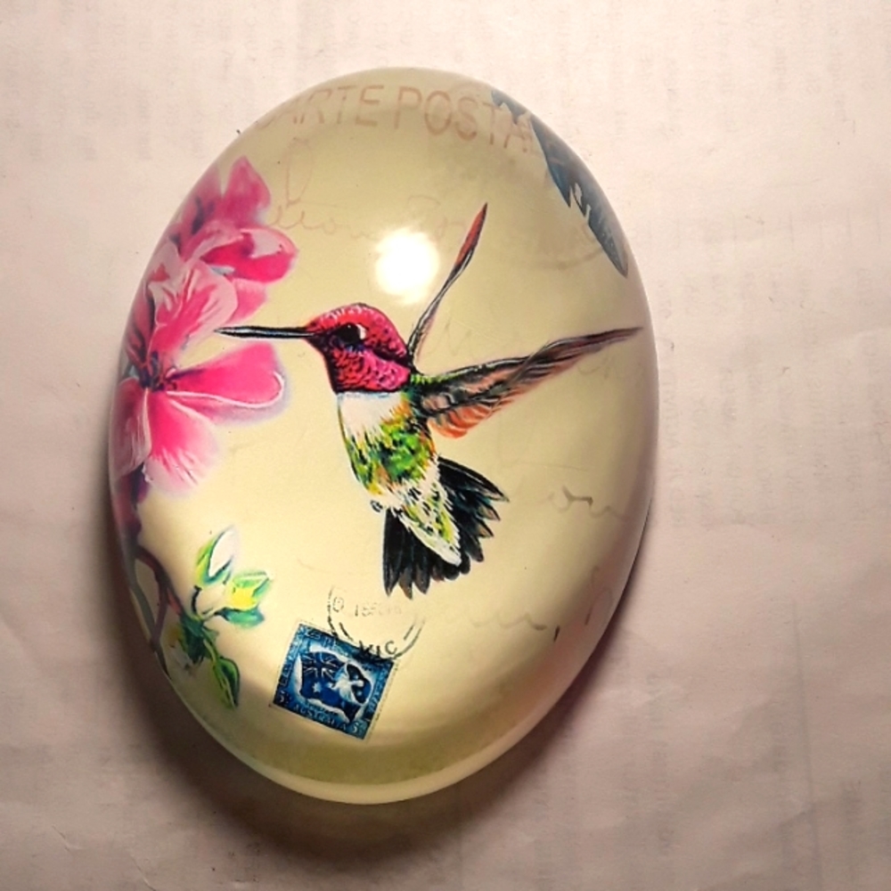 RARE BEAUTIFUL CARTE POSTALE HUMMINGBIRD OVAL FELT BOTTOM PAPERWEIGHT